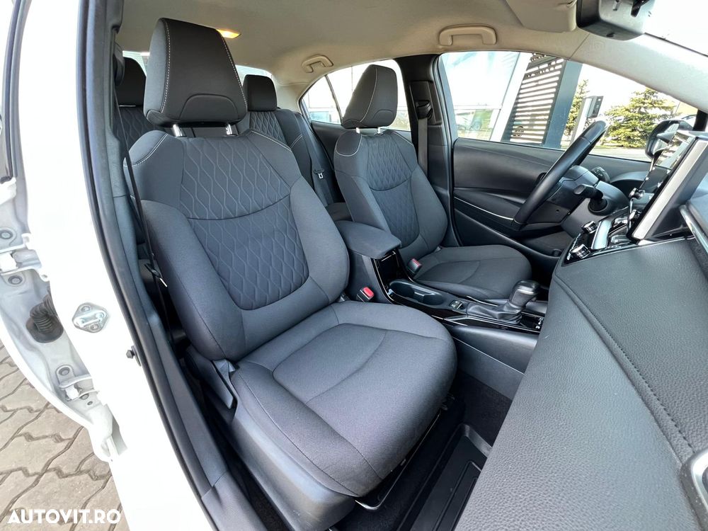 Toyota Corolla 1.8 HSD Business - 13