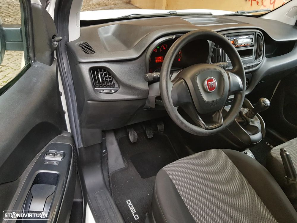 Fiat Doblo 3 Lugares - 41