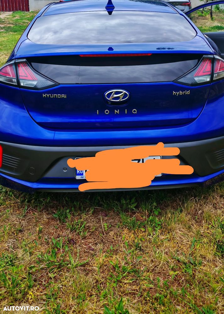 Hyundai IONIQ - 12