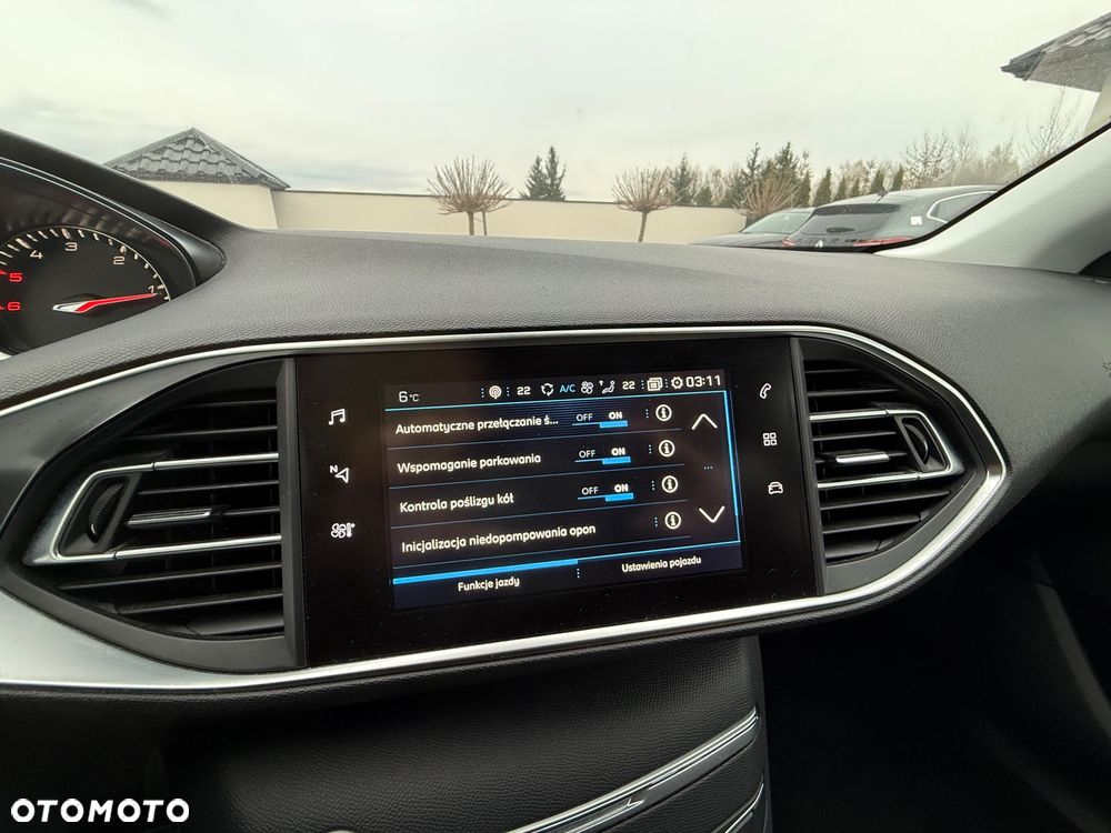 Peugeot 308 BlueHDi 130 EAT8 Stop & Start Allure - 20