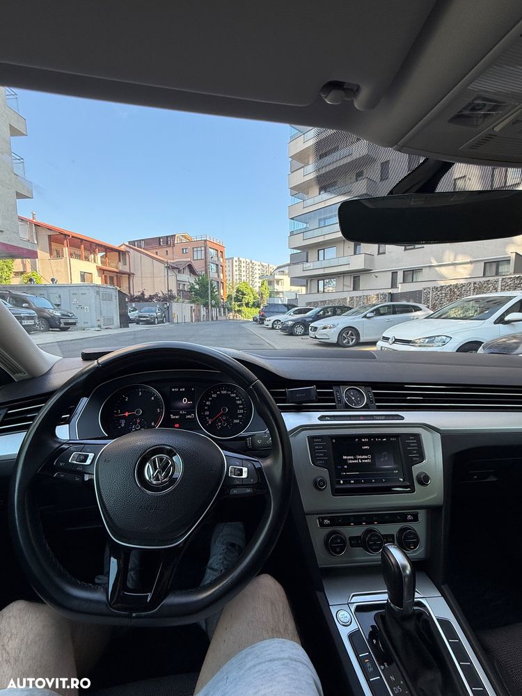 Volkswagen Passat 2.0 TDI DSG Comfortline - 13