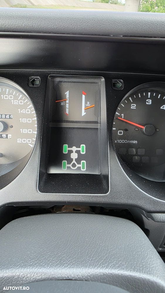 Mitsubishi Pajero - 10