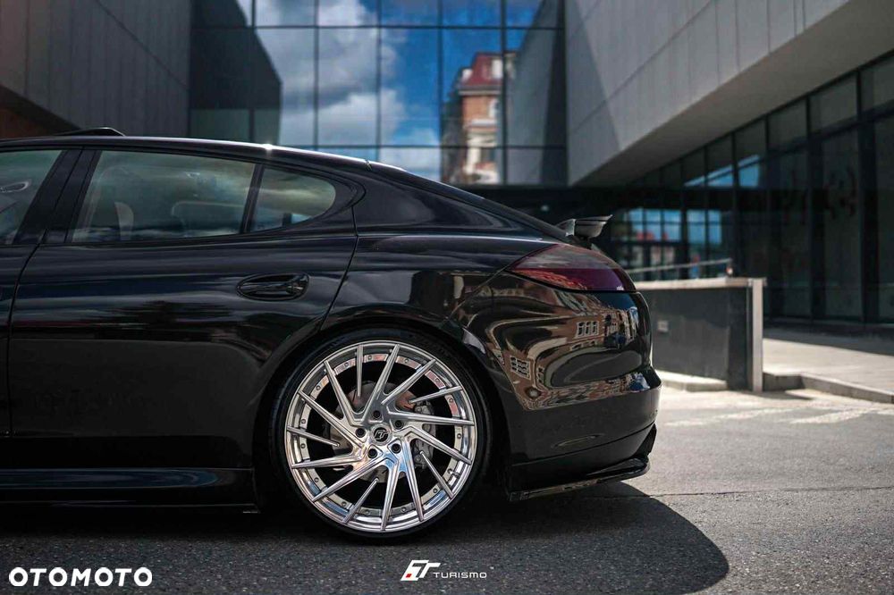 Porsche Panamera 4S - 4