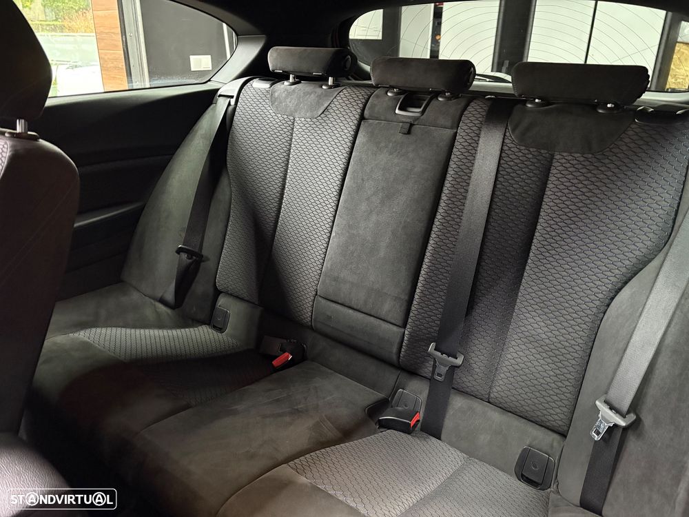 BMW 118 d Pack M - 38