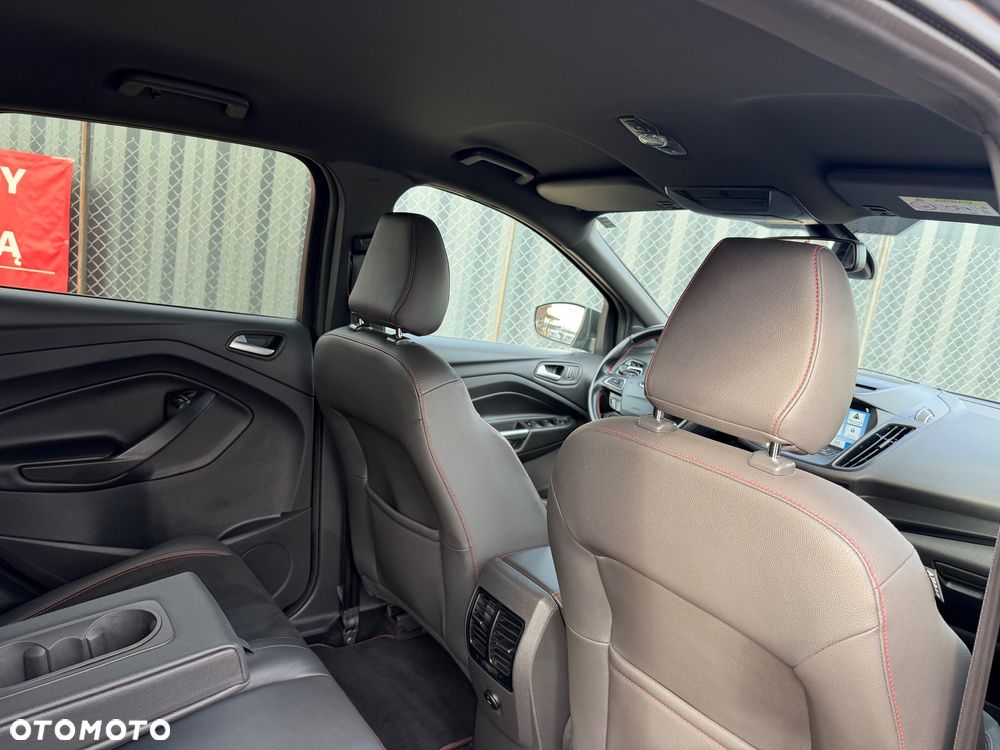 Ford Kuga 1.5 EcoBoost 2x4 ST-Line - 17