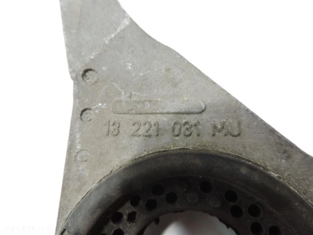 PODUSZKA ŁAPA SILNIKA OPEL Astra H III Zafira B 2.2 CDTI 13221031 MU - 3
