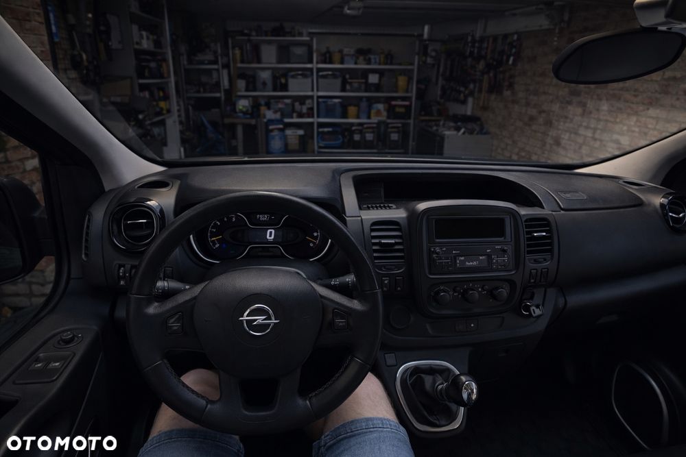 Opel Vivaro - 11