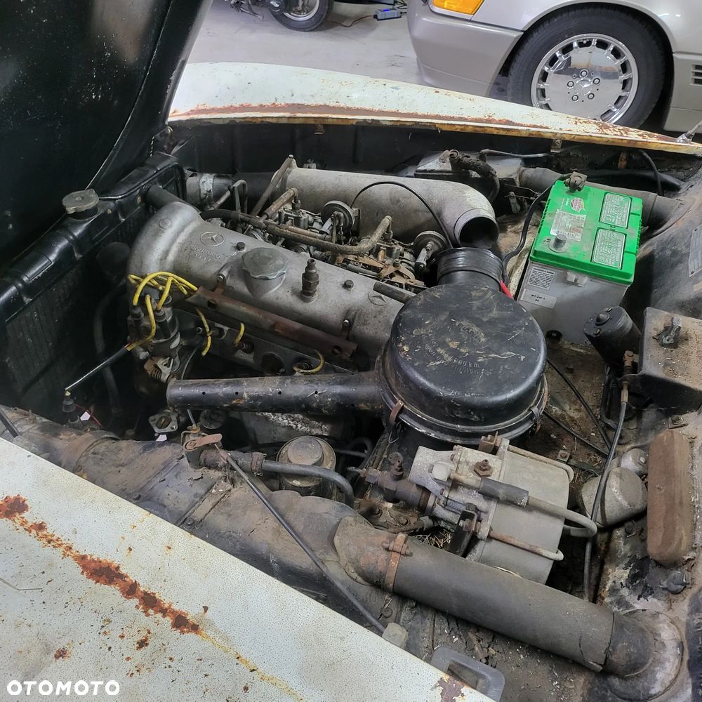 Mercedes-Benz SL - 25