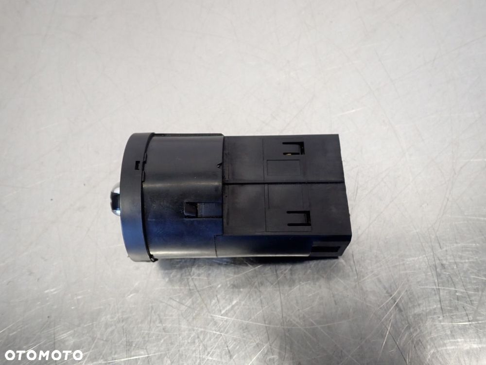 PRZEŁĄCZNIK ŚWIATEŁ VOLKSWAGEN GOLF IV 3BD941531C - 2