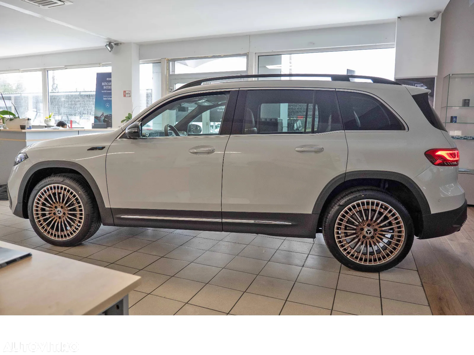 Mercedes-Benz EQB 300 4Matic Edition 1 - 8
