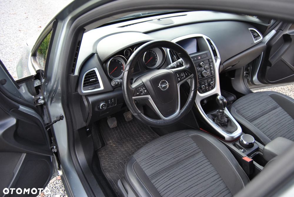 Opel Astra IV 1.4 T Cosmo S&S EU6 - 9