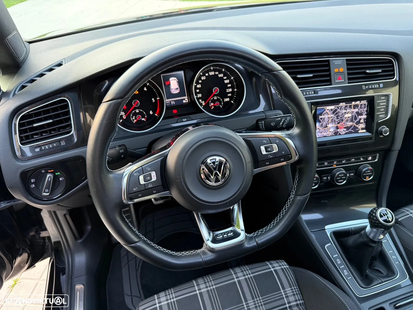 VW Golf 2.0 TDI GTD - 27