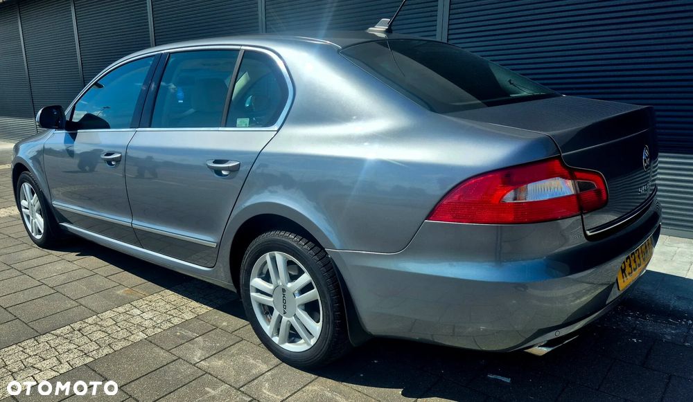 Skoda Superb 2.0 TDI Elegance DSG - 3