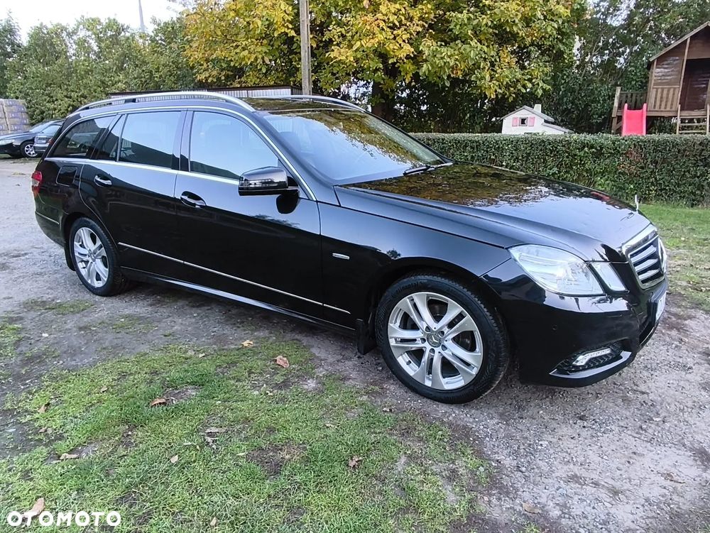 Mercedes-Benz E-Class 2010 photo 4