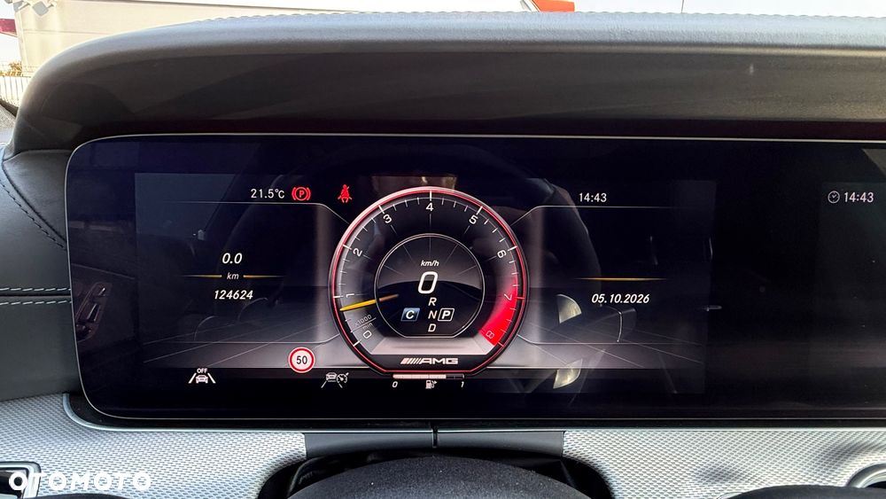 Mercedes-Benz Klasa E AMG 63 4-Matic+ - 21