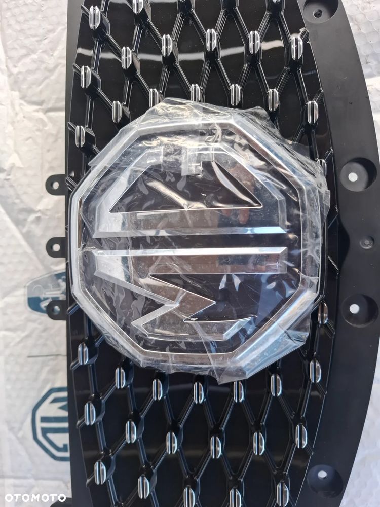 MG ZS 2020 GRILL ATRAPA CHŁODNICY GNIAZDO ŁADOWANIA  10749241 - 3