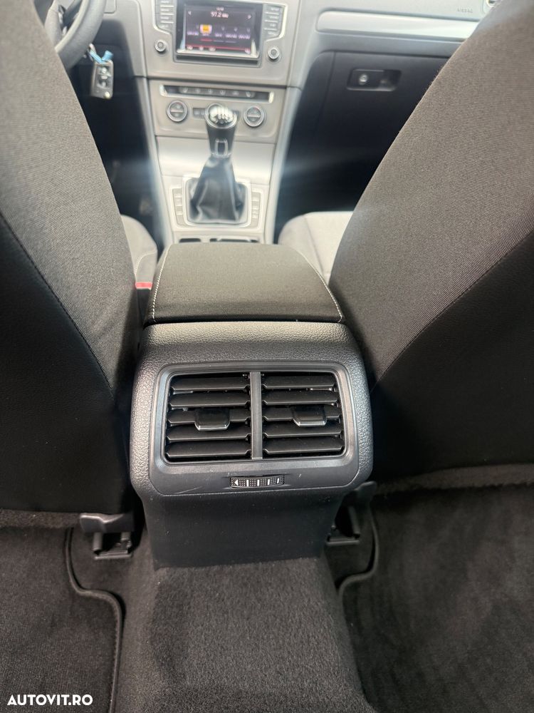 Volkswagen Golf - 20