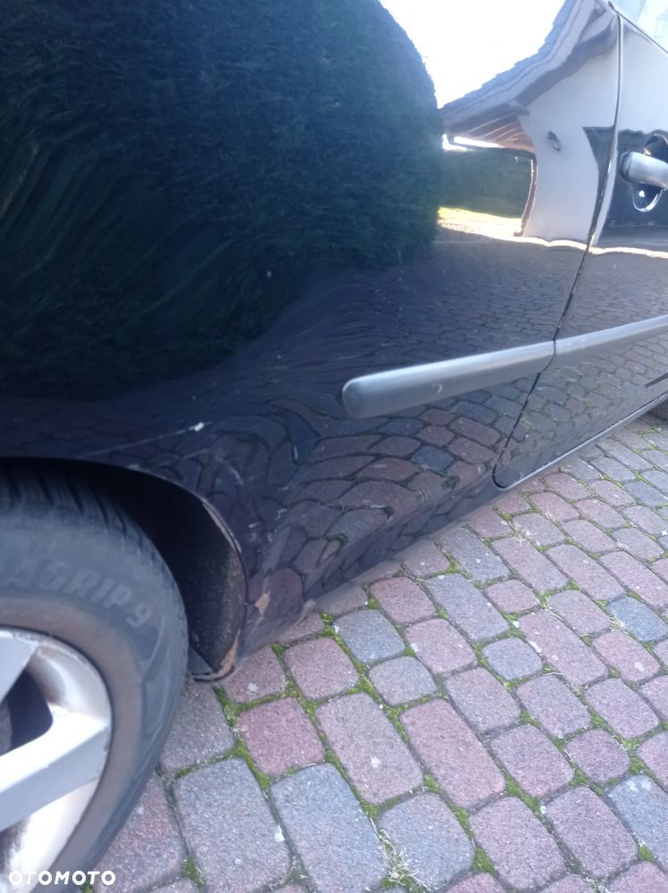 Volkswagen Golf - 6