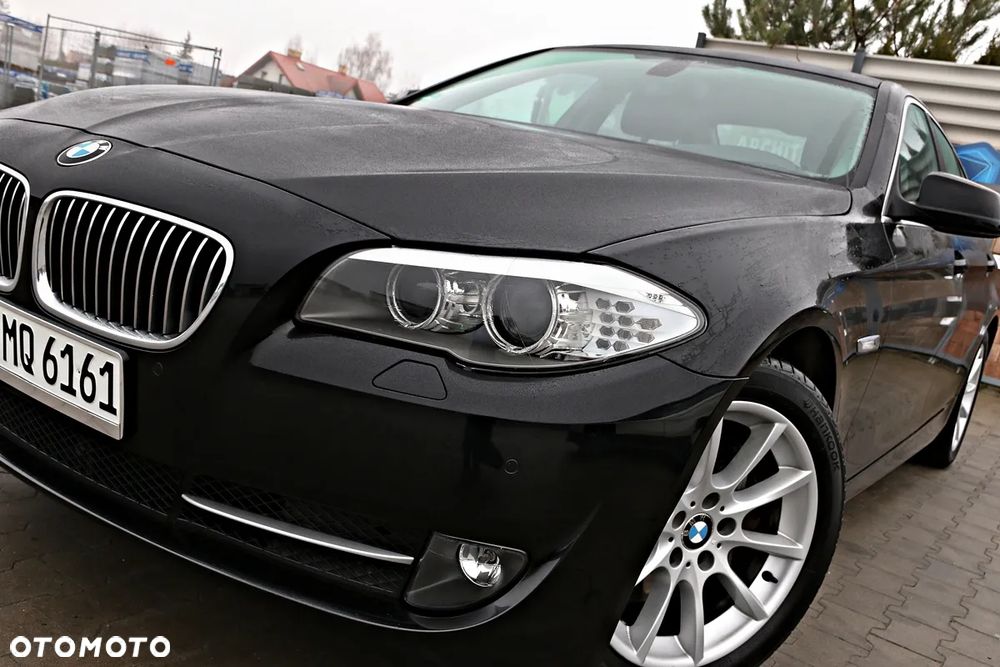 BMW Seria 5 528i - 1
