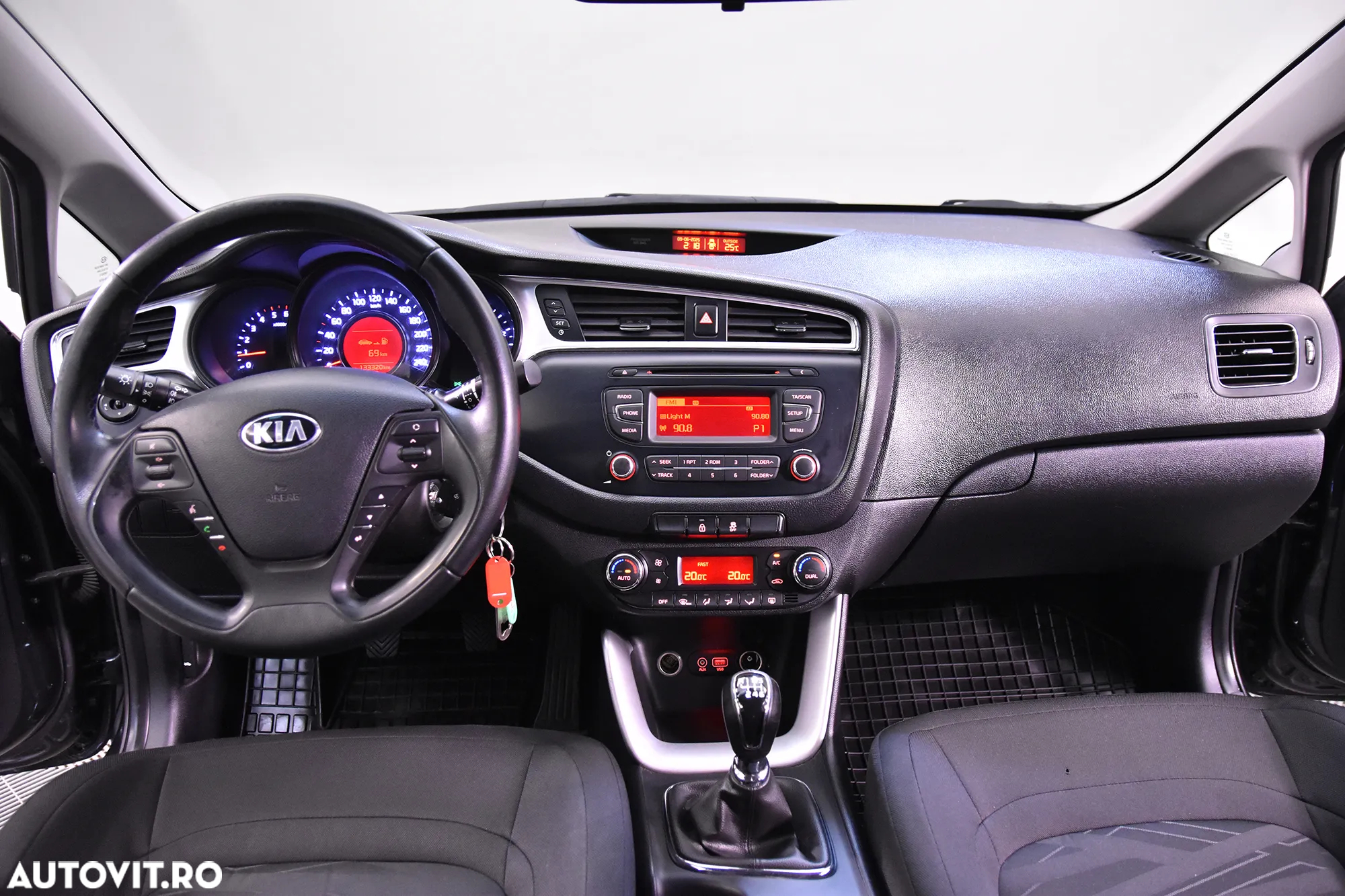 Kia Ceed - 9