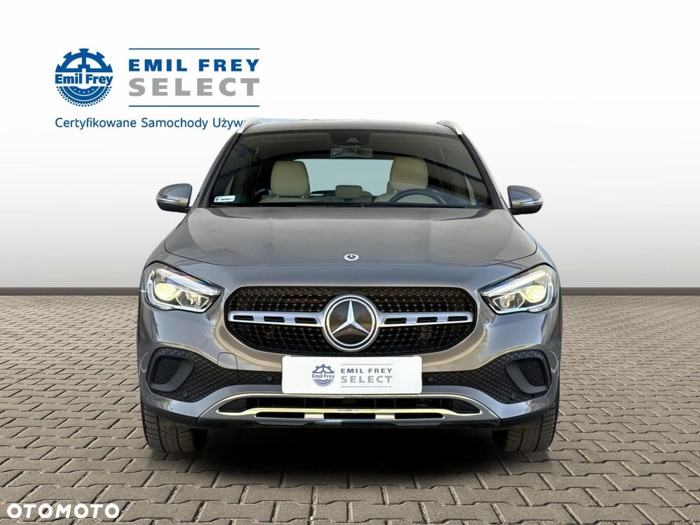 Mercedes-Benz GLA - 9