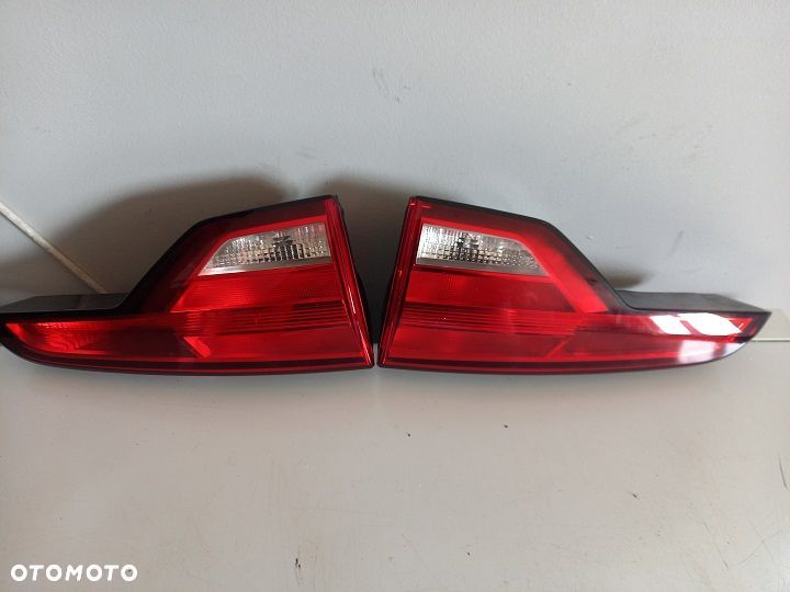 AUDI A4 B9 LAMPA W KLAPĘ P/L 8W9945076/8W9945075 - 1