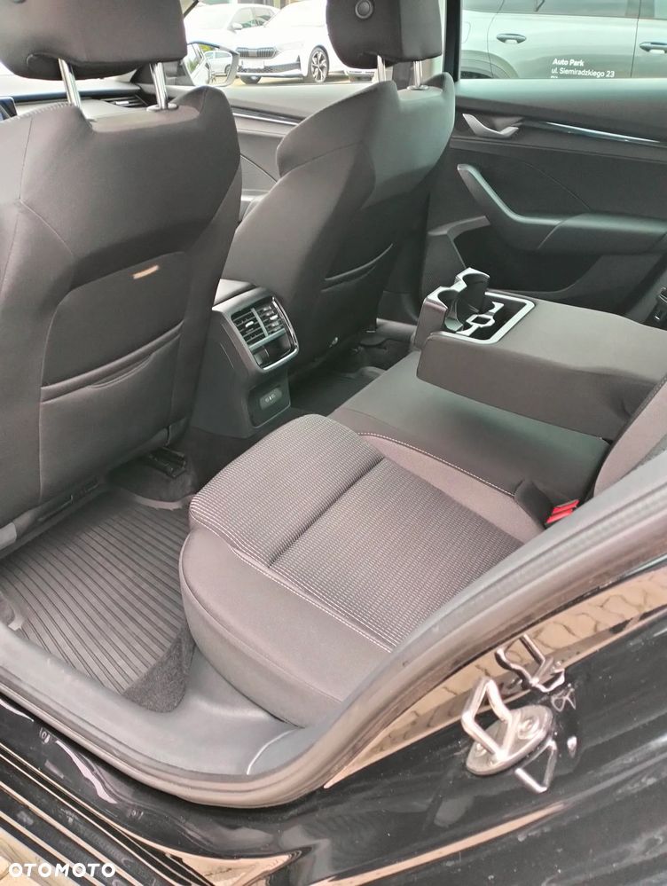 Skoda Octavia ver-1-5-tsi-mhev-dsg-selection - 16