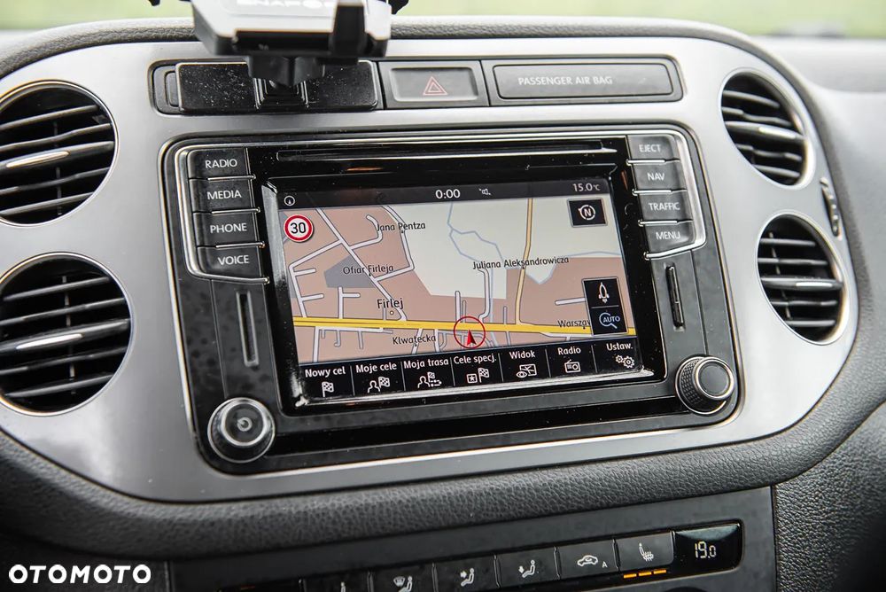 Volkswagen Tiguan 2.0 TDI SCR 4MOTION BlueMotion Technology DSG Lounge Sport & Style - 23