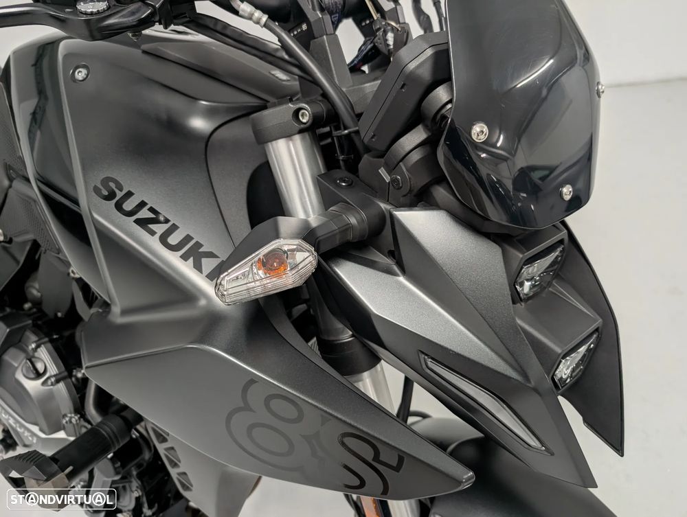 Suzuki GSX GSX-8S - 2