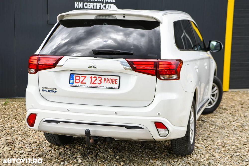 Mitsubishi Outlander 2.4 4WD - 28