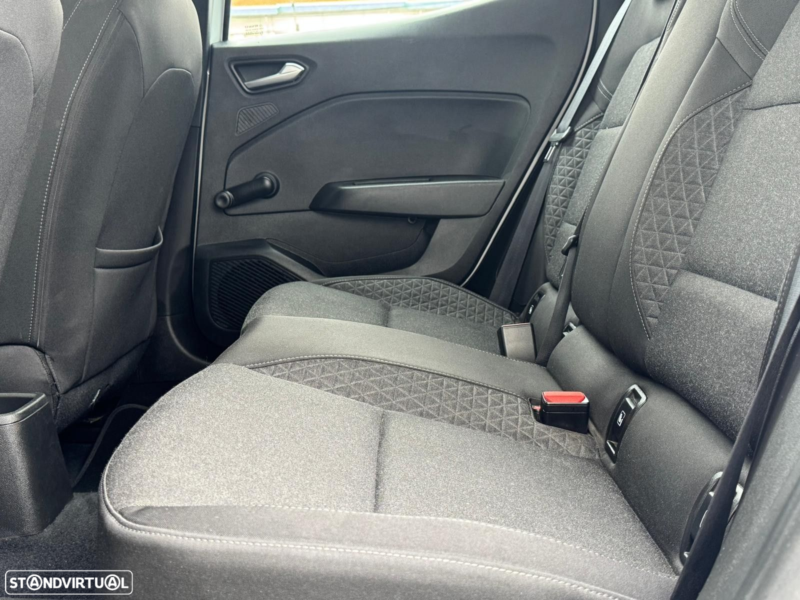 Renault Clio 1.0 TCe Exclusive - 22