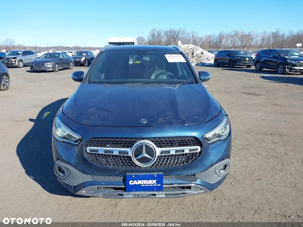 Mercedes-Benz GLA - 1