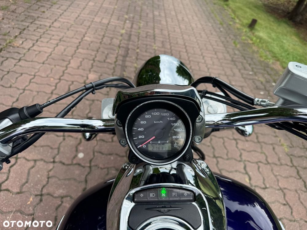 Suzuki Intruder - 23