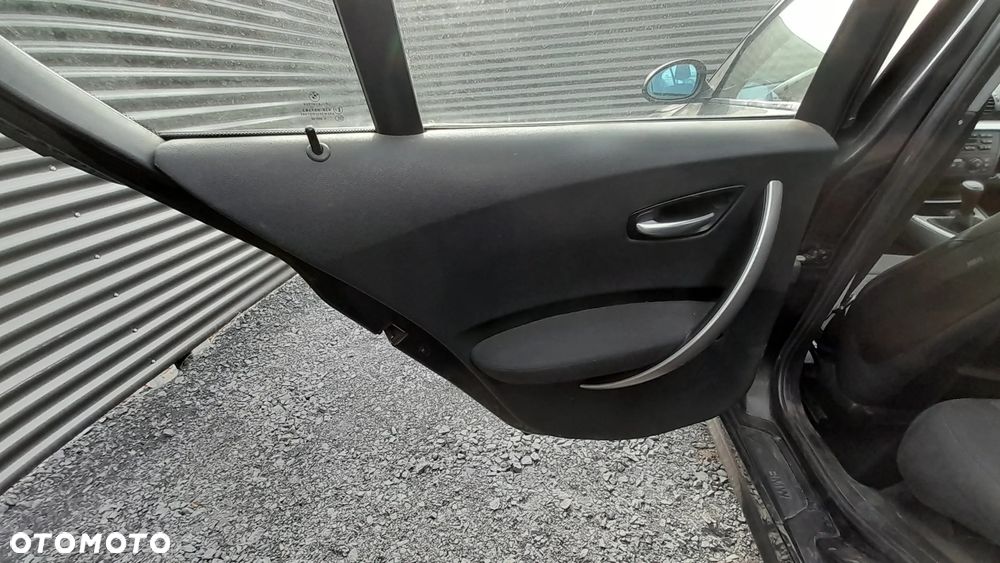 BMW 1 E87 DRZWI LEWY TYŁ TYLNE LEWE KOMPLETNE 668/9 nr. 85/3 - 2