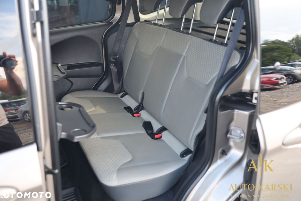 Ford Tourneo Courier - 34
