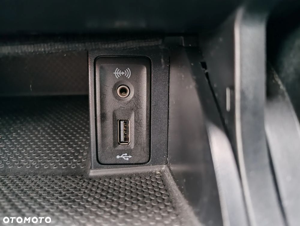 Volkswagen Golf - 17