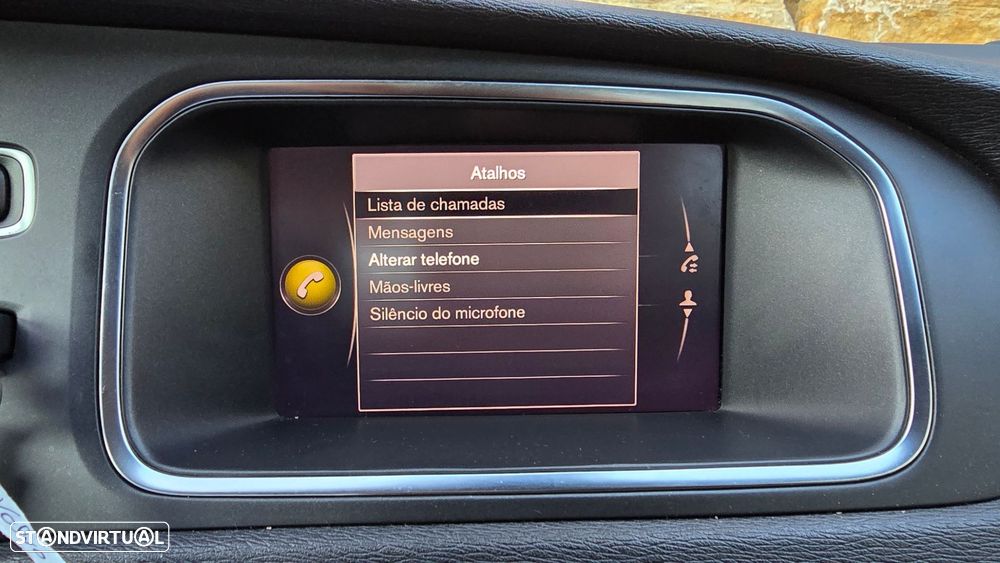 Volvo V40 2.0 D2 Momentum Geartronic - 23