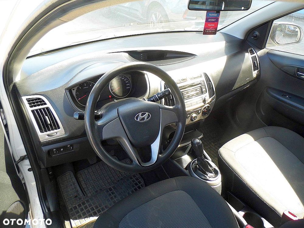 Hyundai i20 1.1 CRDi Comfort - 13
