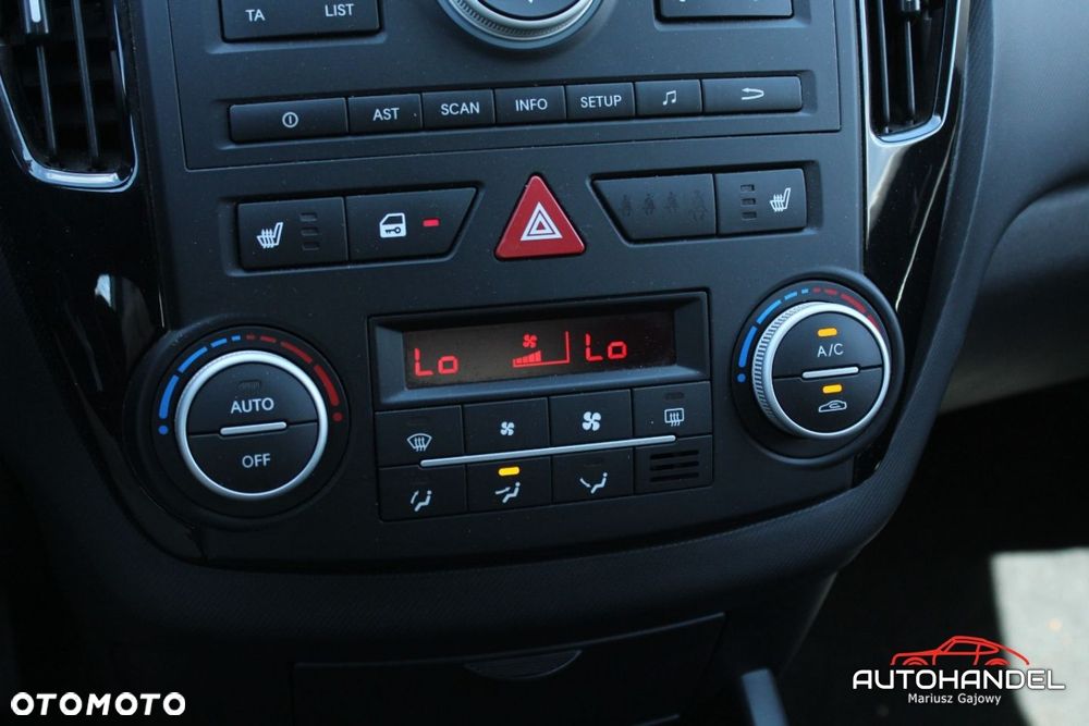 Kia Ceed - 14