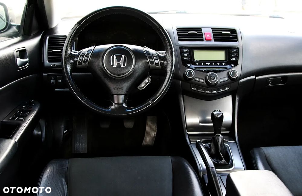 Honda Accord 2.0 Sport - 19