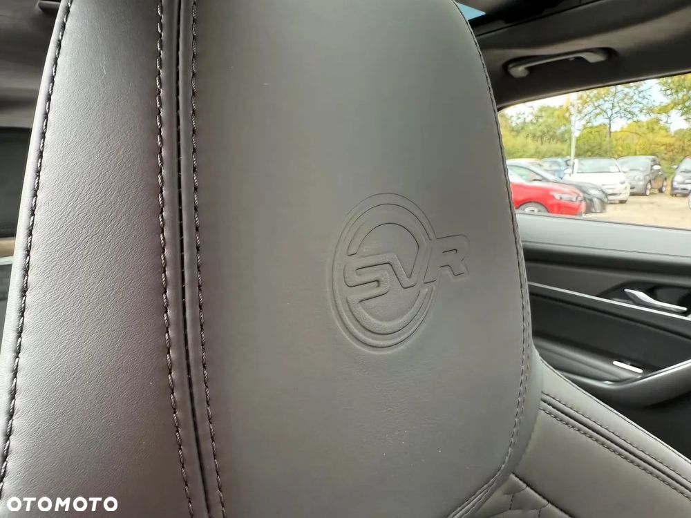 Jaguar F-Pace P550 AWD SVR - 33