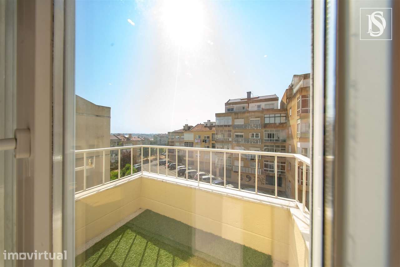 T3 Totalmente Remodelado na Amadora – Junto à Academia Militar - Grande imagem: 3/30