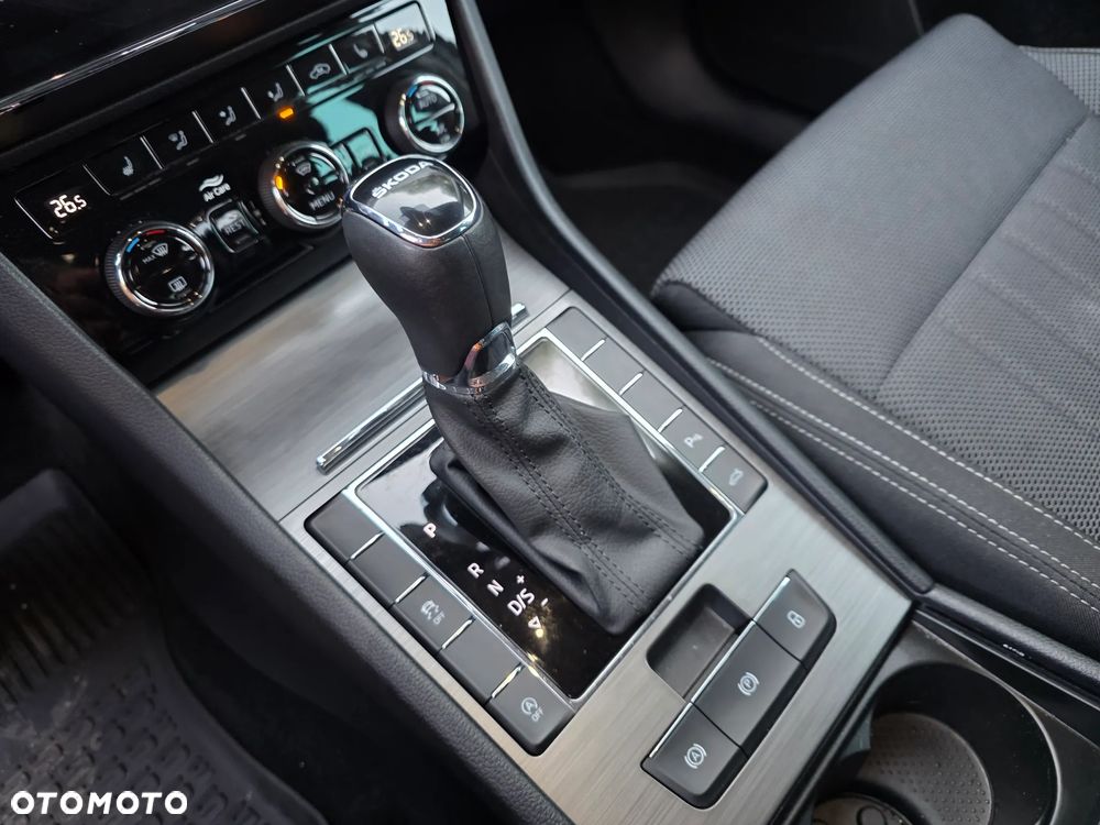 Skoda Superb 2.0 TSI Style DSG - 26