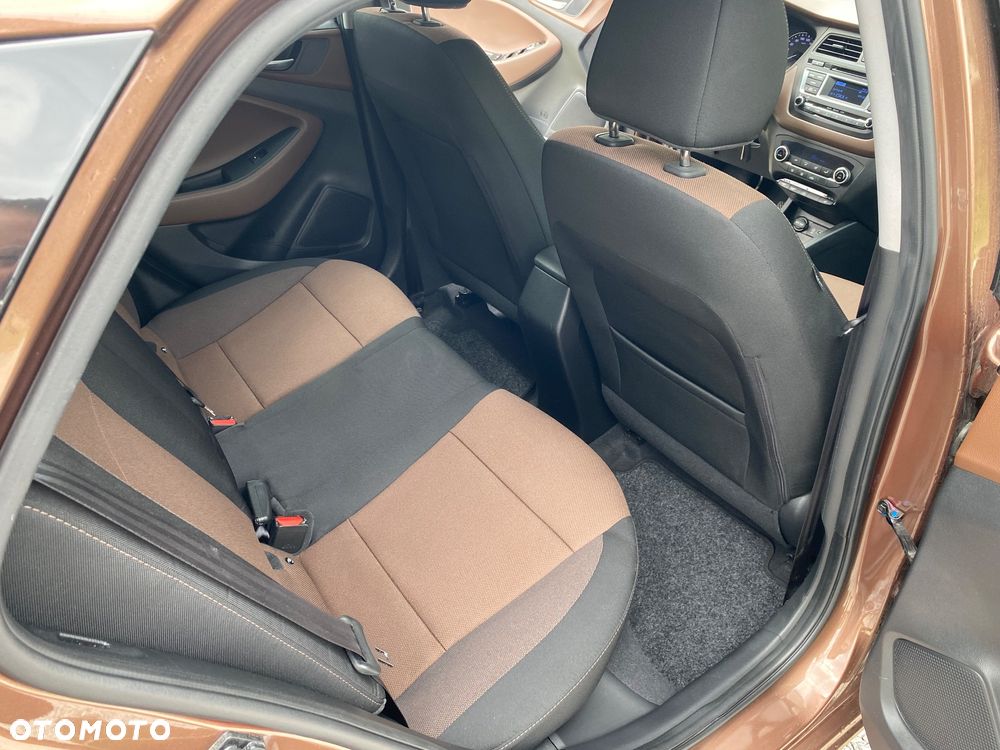 Hyundai i20 1.4 YES Gold - 19