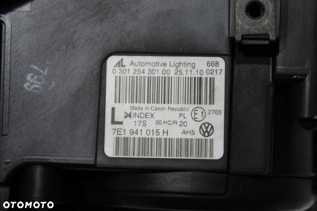 VW T5 Lift 7E1 Lampa Przód Przednia Lewa Brudna w Środku - 4