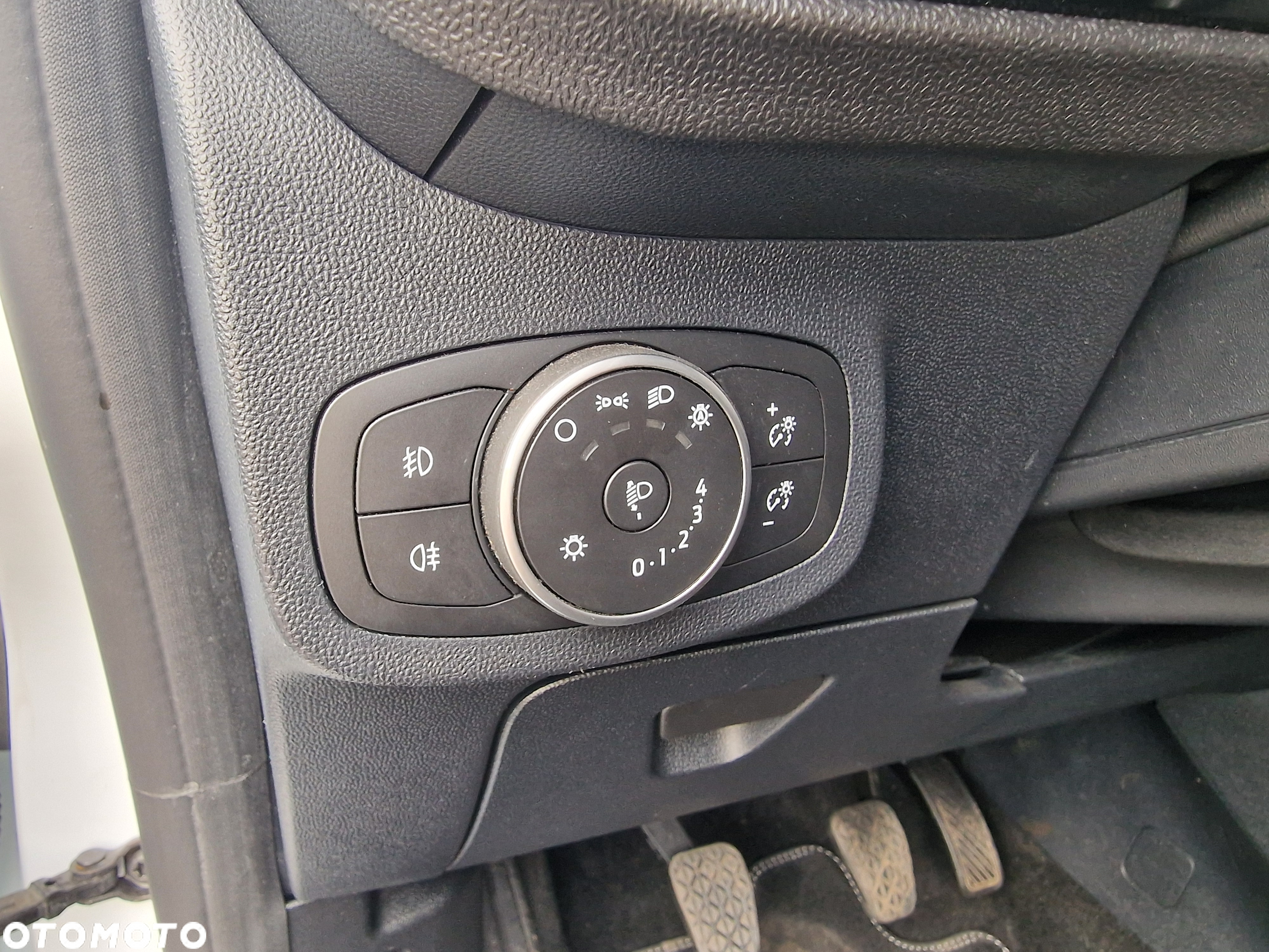 Ford Fiesta 1.0 EcoBoost S&S TITANIUM - 25