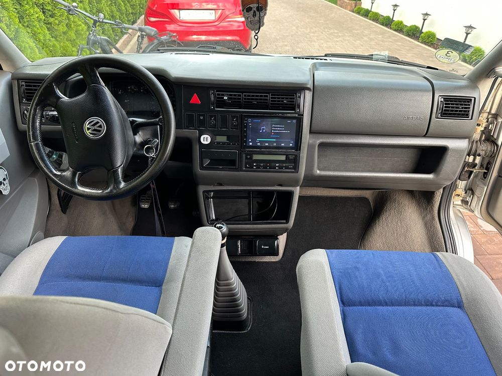Volkswagen Multivan - 24