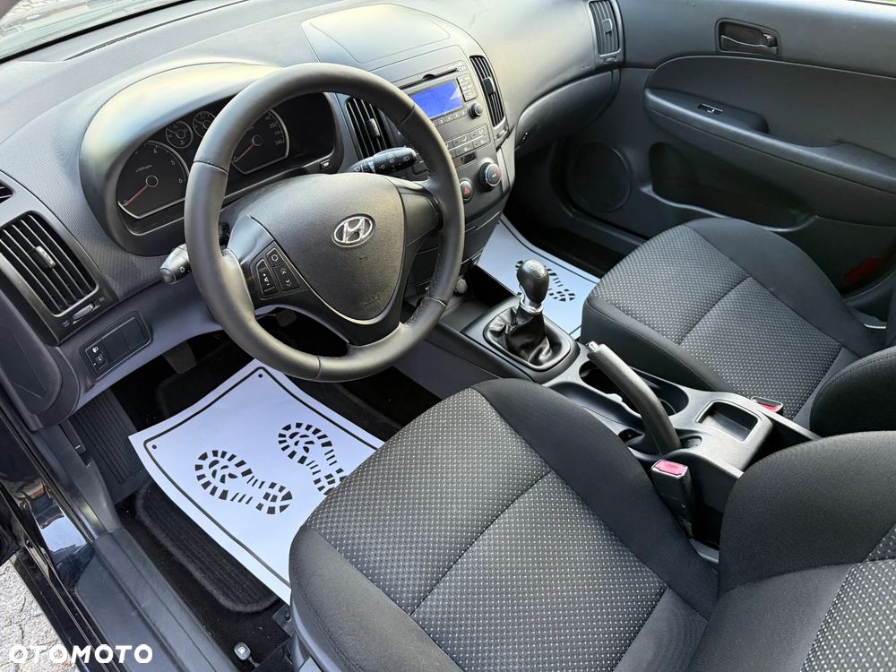 Hyundai i30 1.6 CRDi Classic + EU5 - 11
