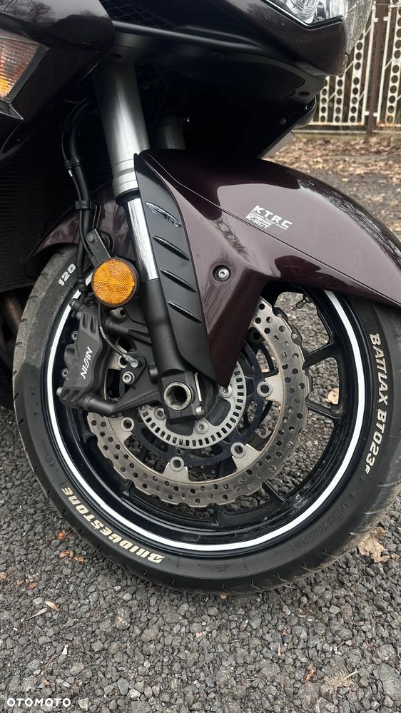 Kawasaki GTR - 12