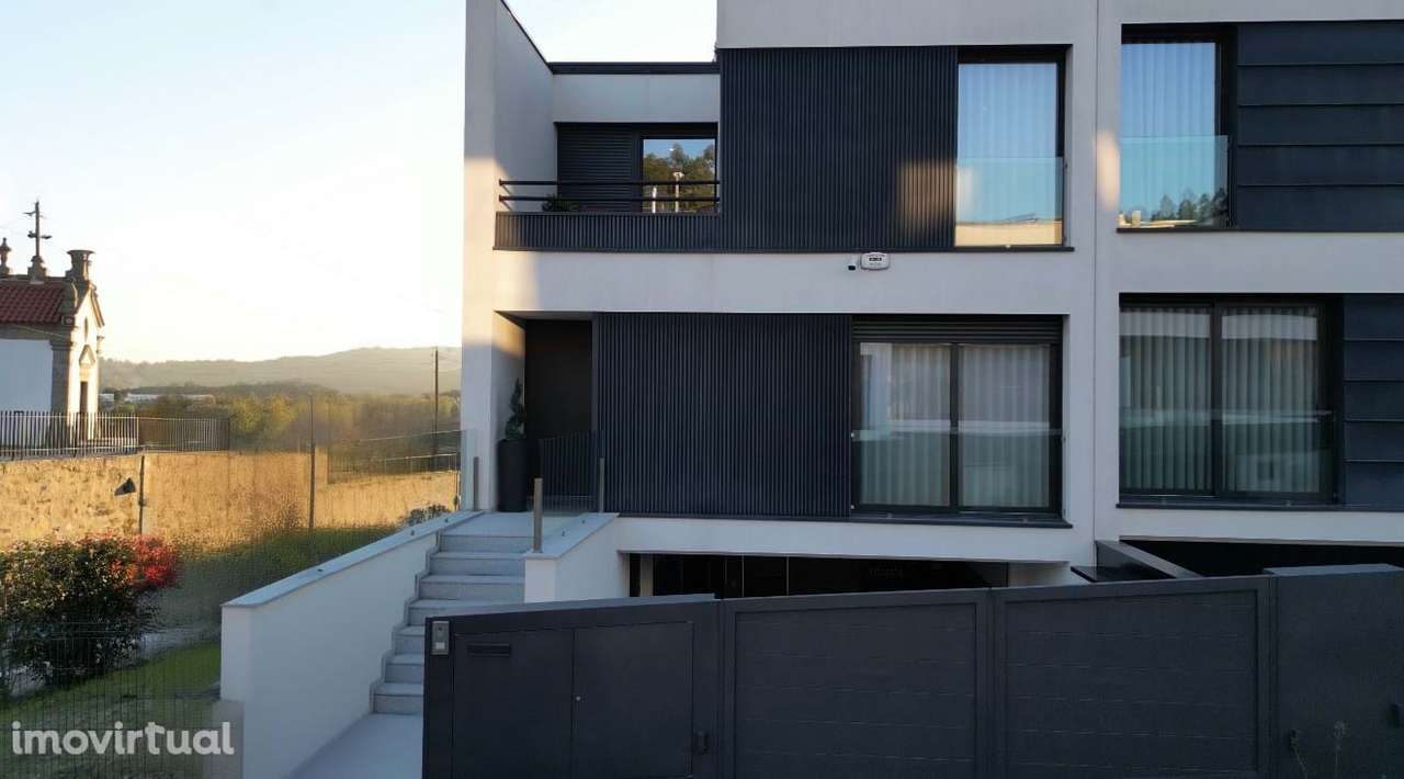 Moradia em Banda T3 Venda em Santo Tirso, Couto (Santa Cristina e São - Grande imagem: 3/37